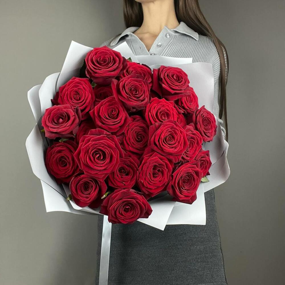 «Королевский бархат» – 25 роскошных красных роз из Эквадора  Абаза Республика Хакасия