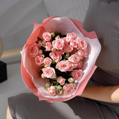 Букет «Поцелуй принцессы»  – нежные кустовые розы в королевском стиле Абаза Республика Хакасия