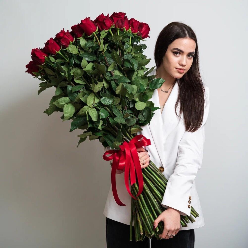 Роскошный букет из 51 красной розы – воплощение безграничной любви Абаза Республика Хакасия