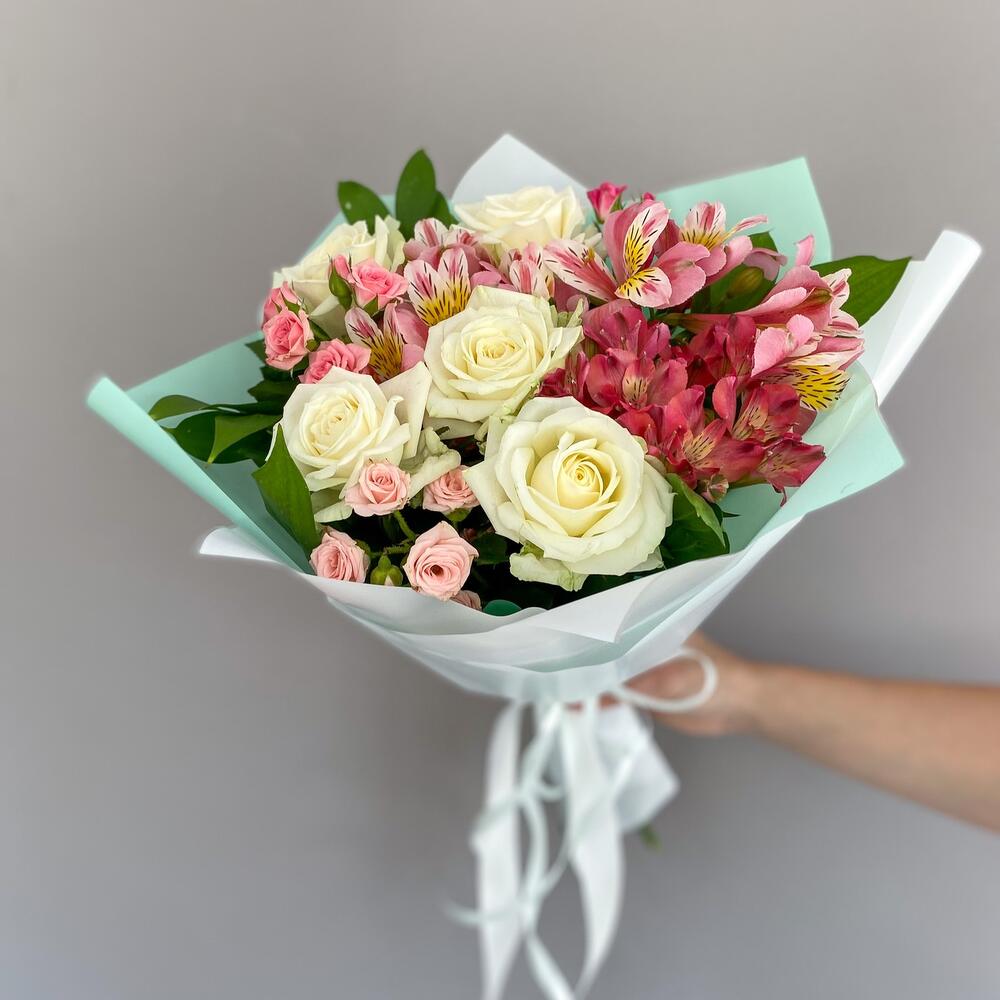 Букет «Николь» – изысканное сочетание роз, кустовых роз и альстромерий Абаза Республика Хакасия