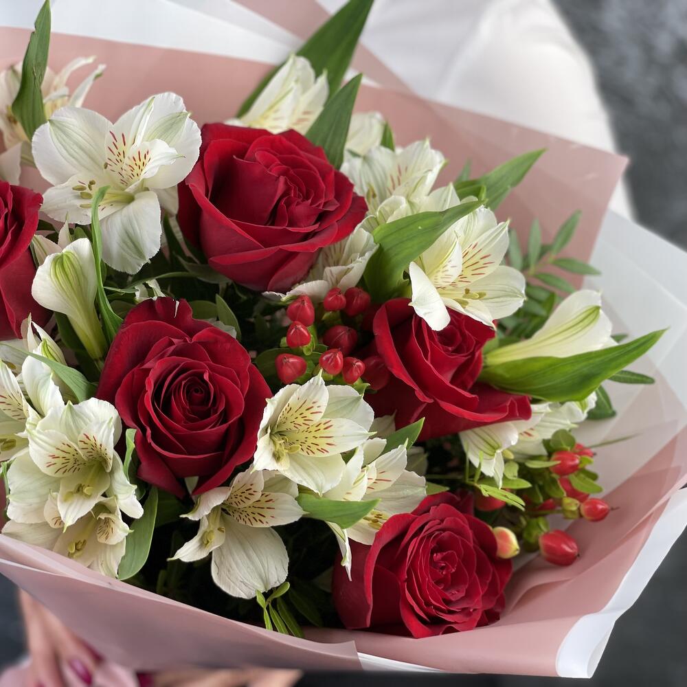 Букет «Нуар» – контраст страсти и нежности Абаза Республика Хакасия