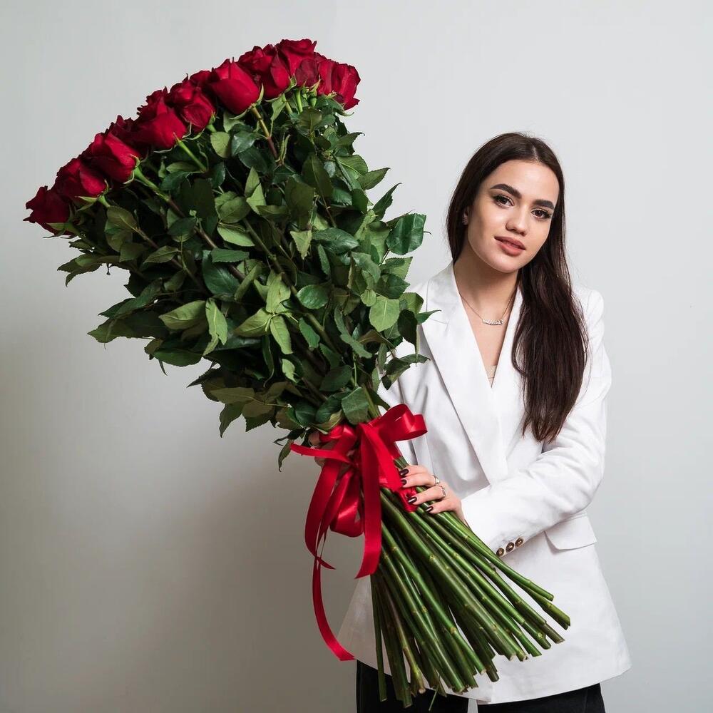 Роскошный букет из 51 красной розы – воплощение безграничной любви Абаза Республика Хакасия
