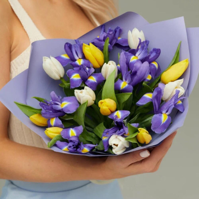 Букет из ирисов и тюльпанов «Весна» Абаза Республика Хакасия