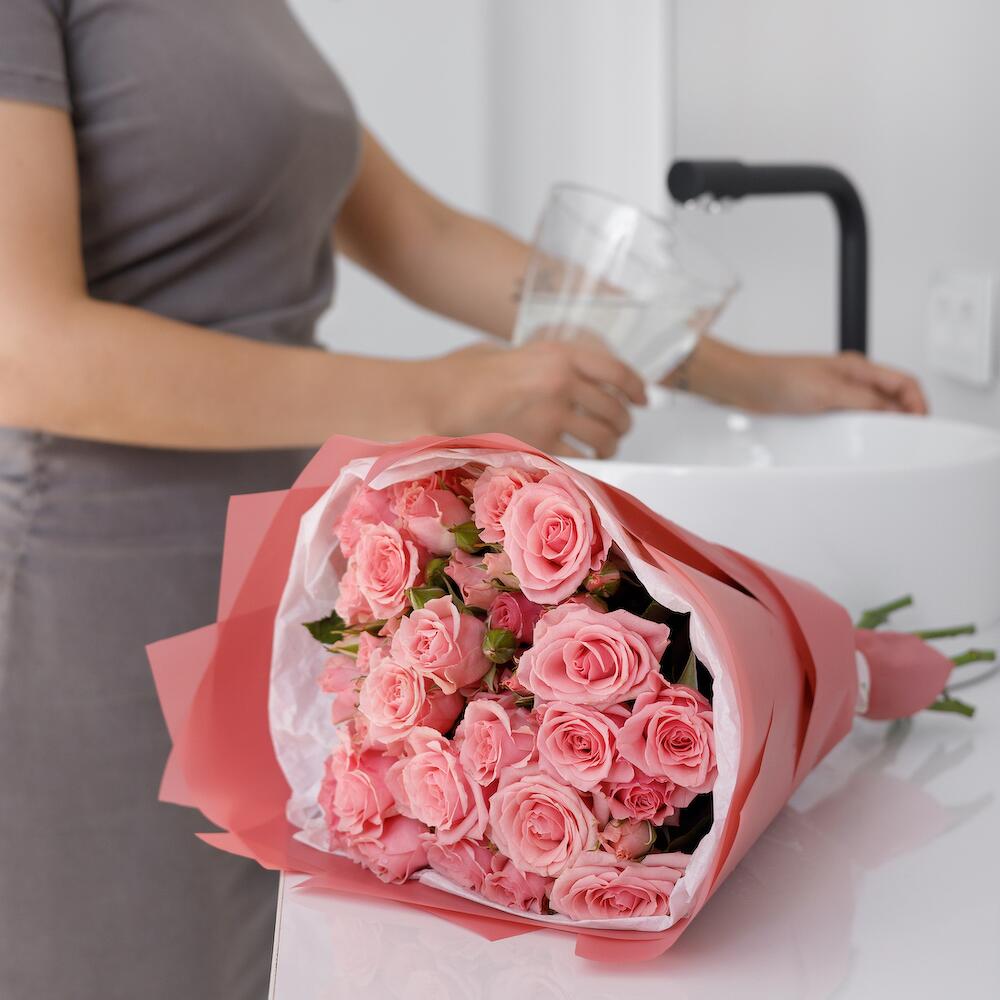 Букет из 9 розовых кустовых роз – нежность в каждом лепестке Абаза Республика Хакасия