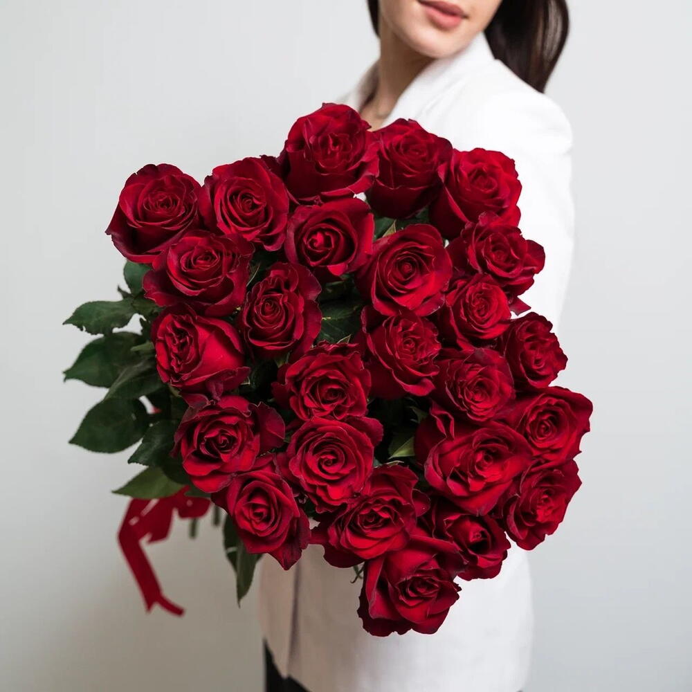 Роскошный букет «Эксплорер» – 25 красных роз для самых важных моментов Абаза Республика Хакасия